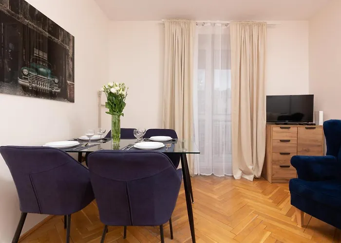 City Center Apartment Elektoralna By Noclegi Renters