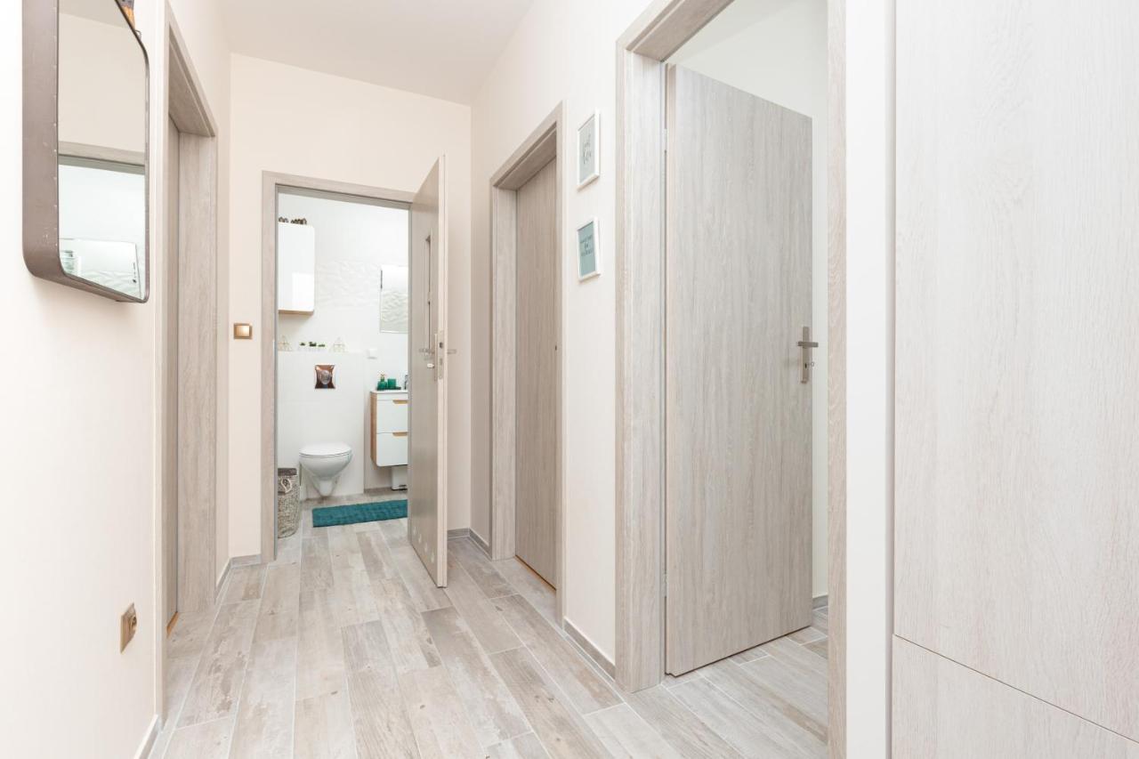 Center Elektoralna By Renters Apartment