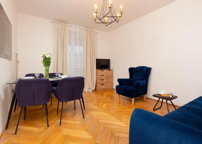 City Center Apartment Elektoralna By Noclegi Renters